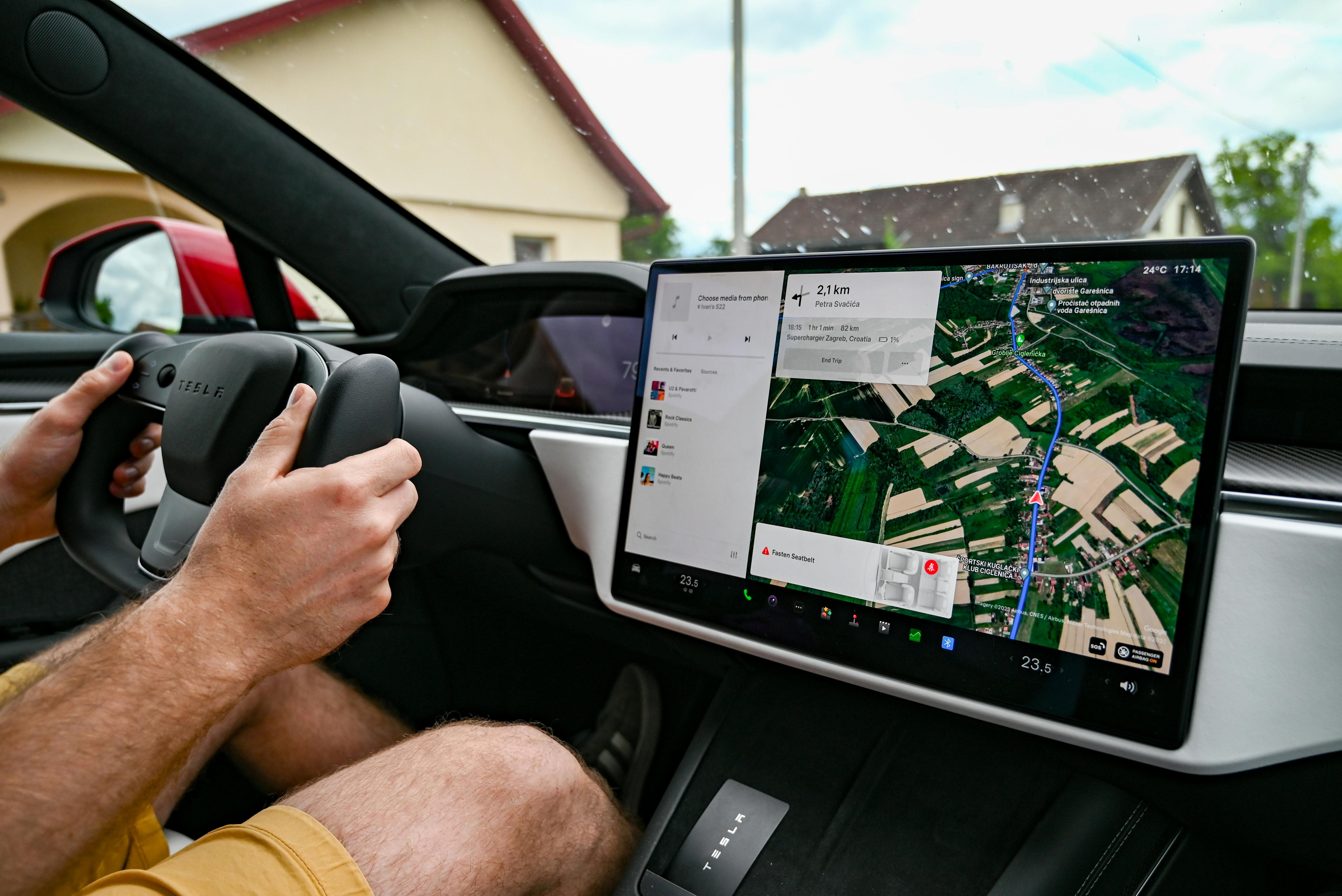 What Is a GPS Tracking System?